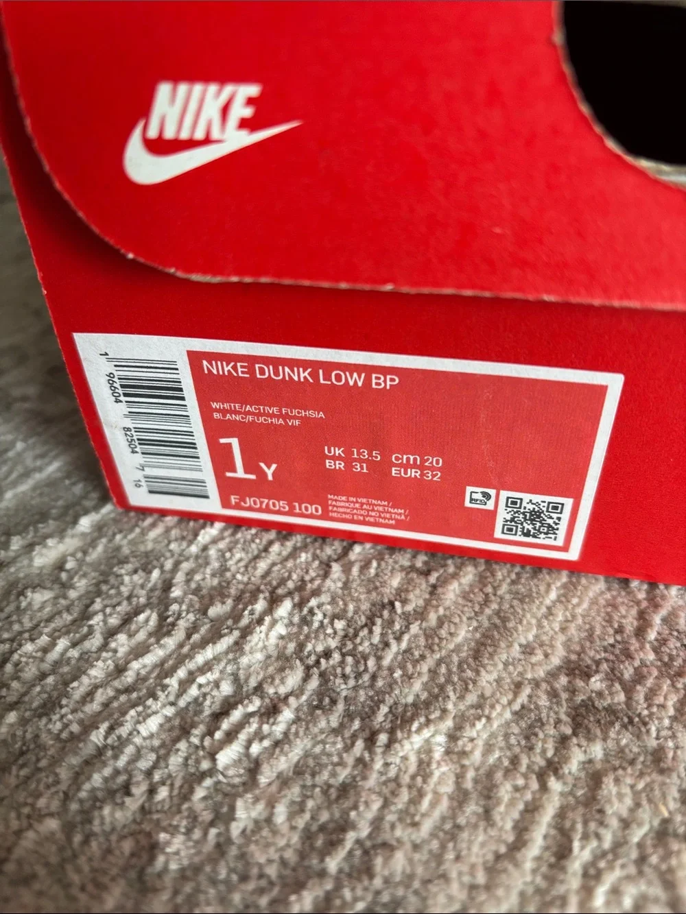 Nike Kids Pink and White Low-Top Sneakers - Swoosh Detail